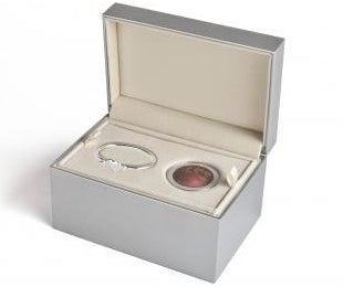 Niue 2012 $2 Anne Geddes 1oz Silver Coloured Proof Coin with Bracelet