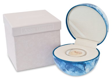 Niue 2013 $2 Anne Geddes Protect Nurture Love 1oz Silver Coloured Proof Coin