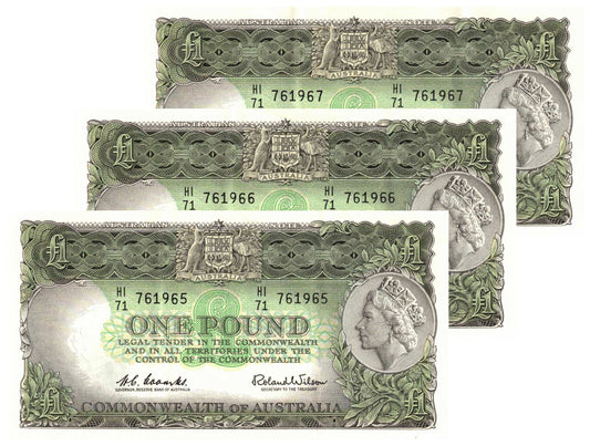 1961 One Pound Coombs/Wilson R34 Reserve Bank of Australia Extremely Fine Consecutive Trio of Banknotes