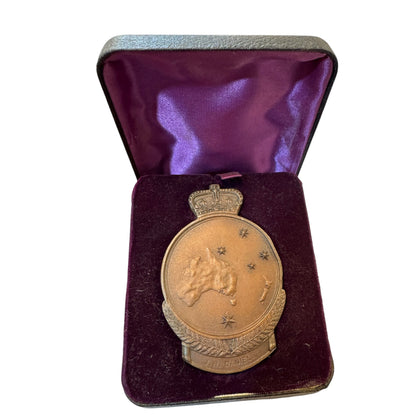 Anzac Commemorative Bronze Medallion 1915, issued 1967