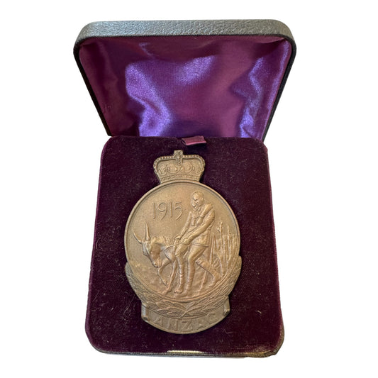 Anzac Commemorative Bronze Medallion 1915, issued 1967